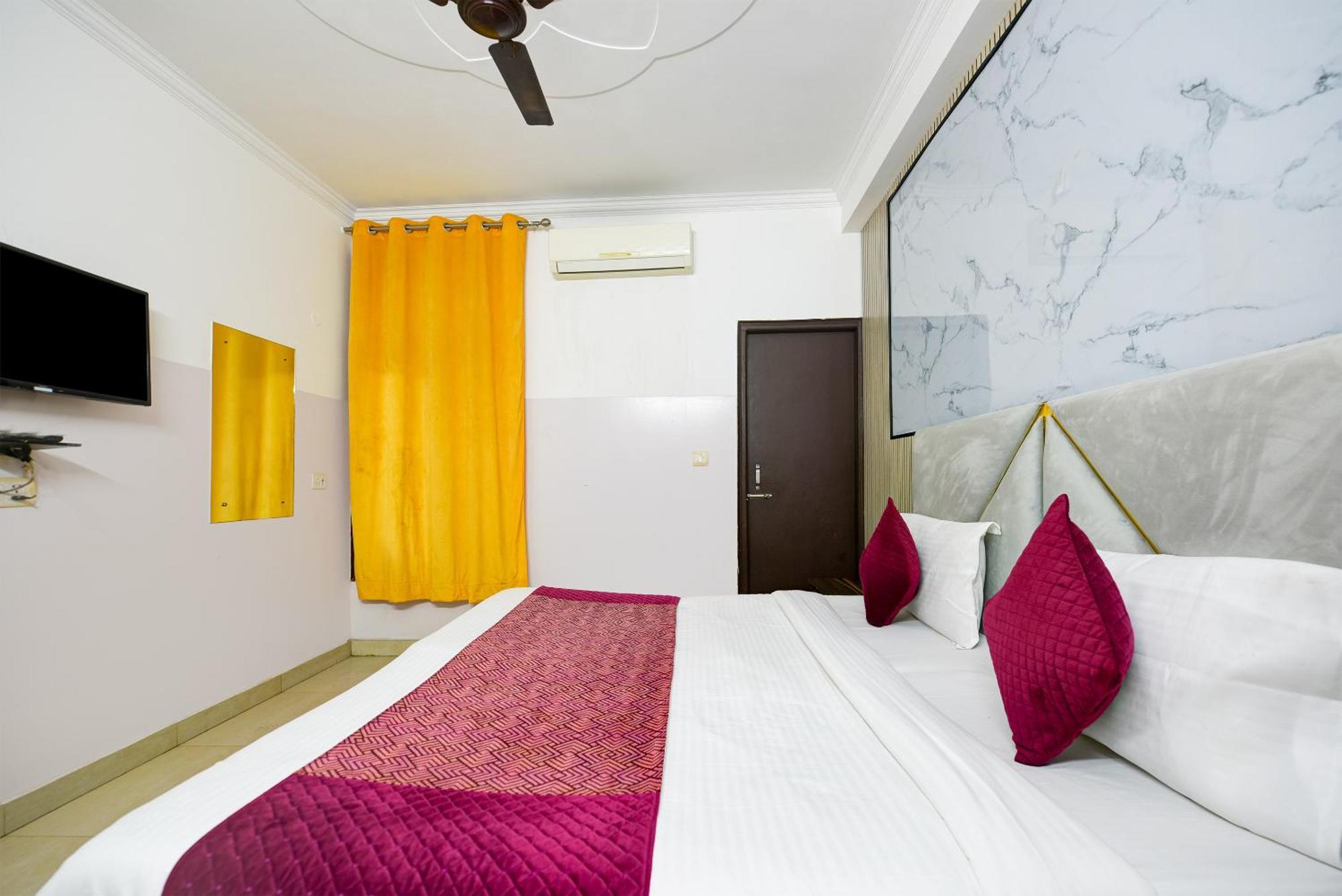Hotel Galaxy Near Delhi Airport 新德里 外观 照片
