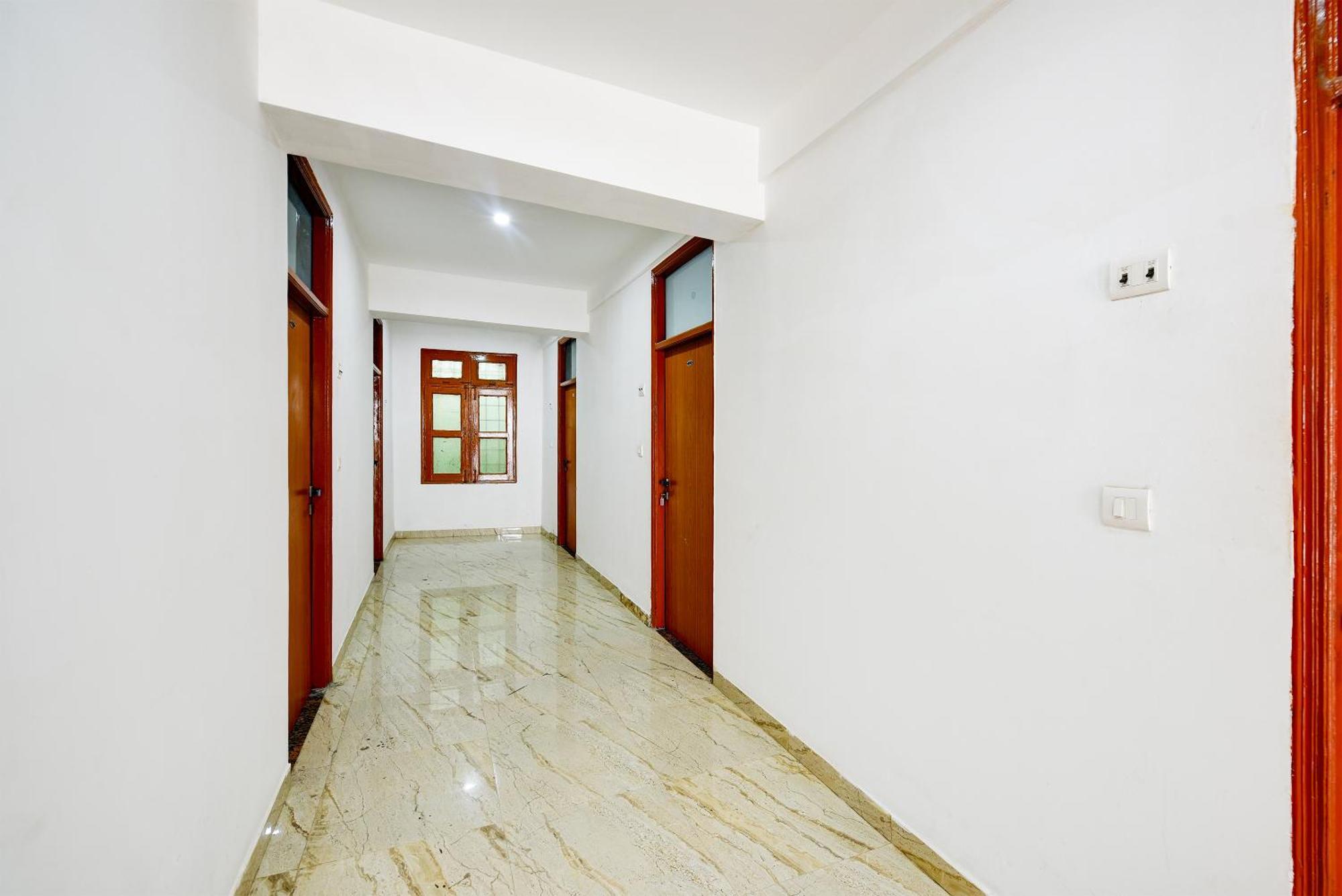Hotel Galaxy Near Delhi Airport 新德里 外观 照片