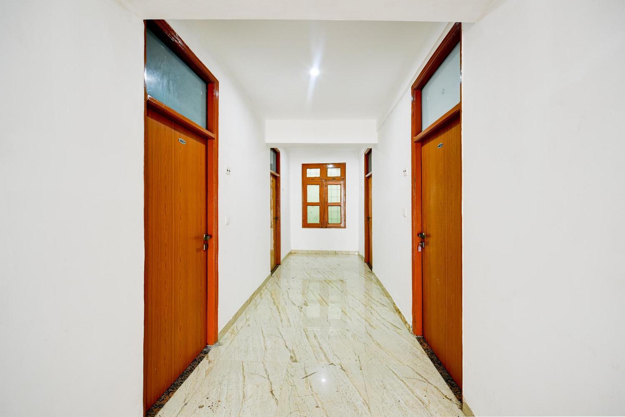 Hotel Galaxy Near Delhi Airport 新德里 外观 照片