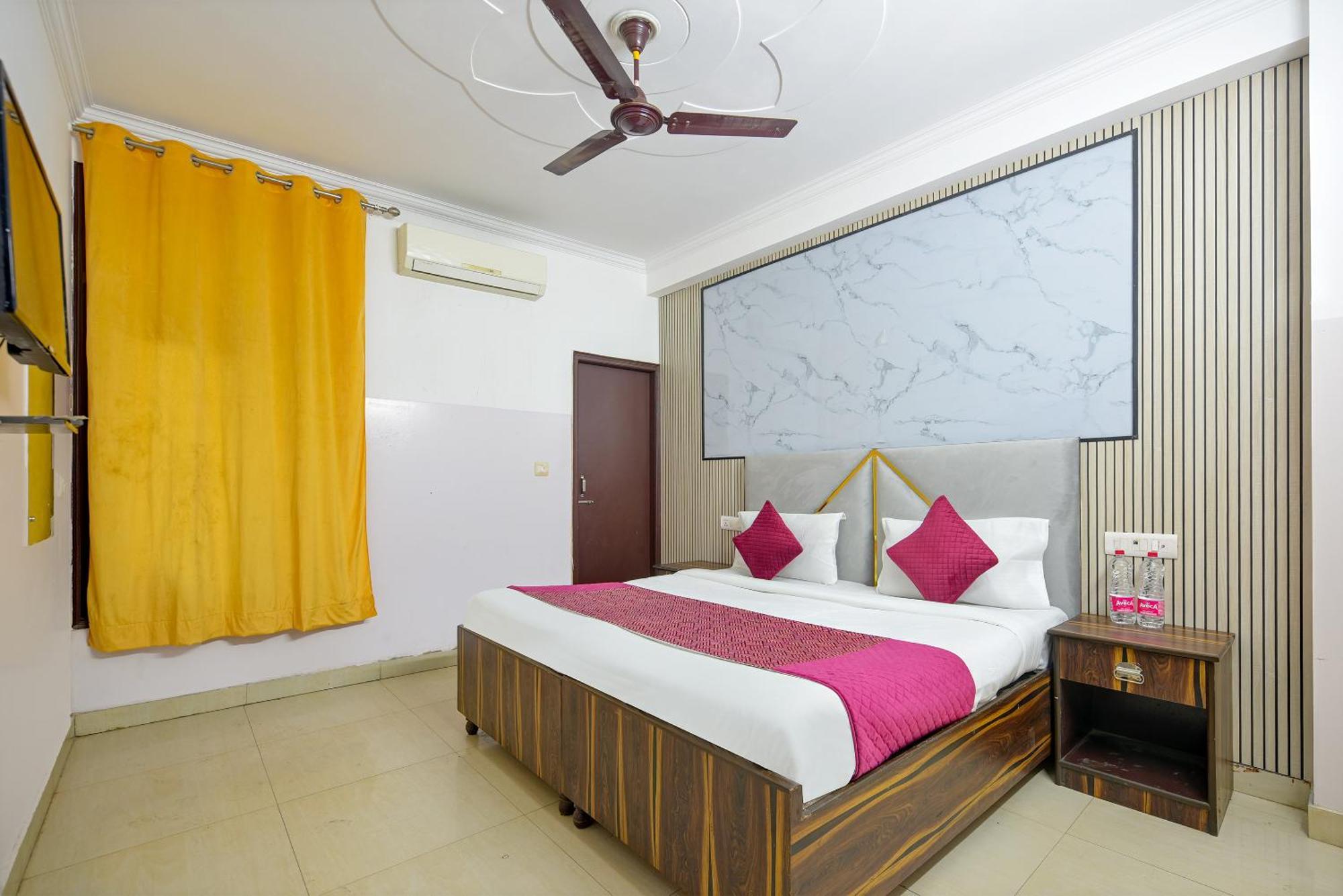 Hotel Galaxy Near Delhi Airport 新德里 外观 照片