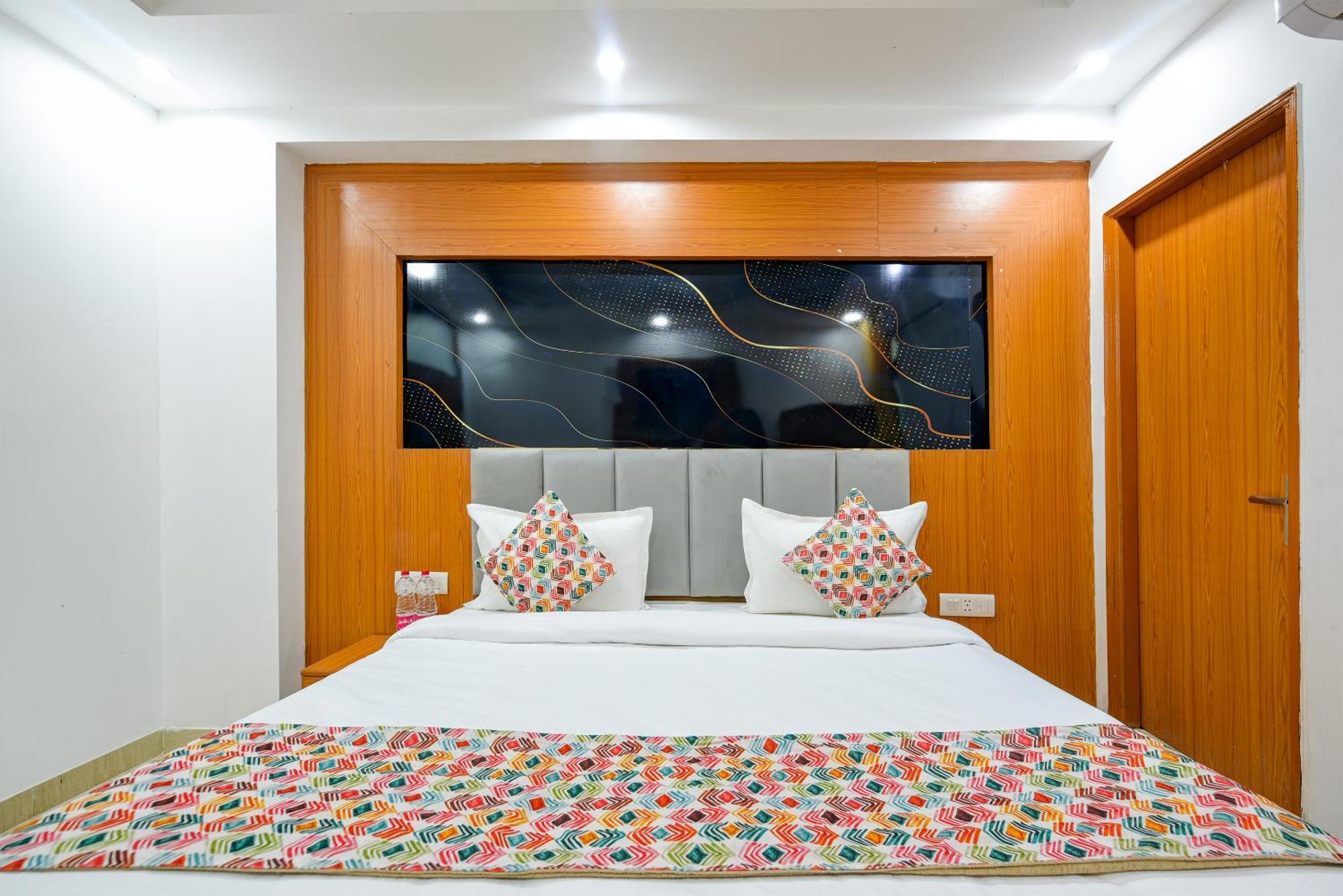 Hotel Galaxy Near Delhi Airport 新德里 外观 照片